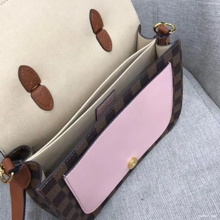 Fashion Reps 19B570288 LV Bags 0517